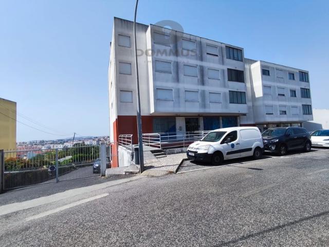 Loja alugar em Rio de Mouro Velho, Sintra