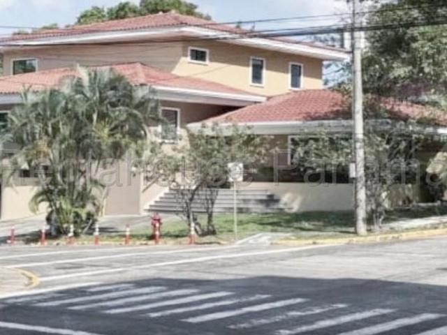 ATENCIÓN INVERSIONISTAS Y EMPRESARIOS CASA COMERCIAL EN VENTA – EL CARMEN