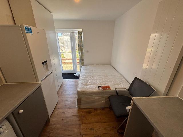 Studio for rent in London Borough of Havering, Greater London