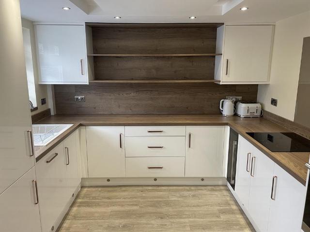 House for rent in Lower Broughton, Salford
