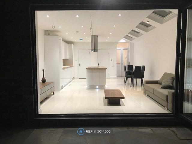 Room for rent in Nunhead, Greater London