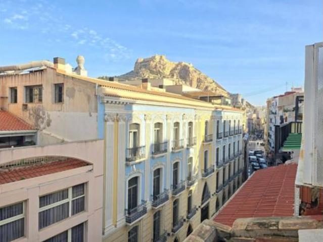 Ático en alquiler en Casco Antiguo - Santa Cruz - Ayuntamiento, l'Alacantí