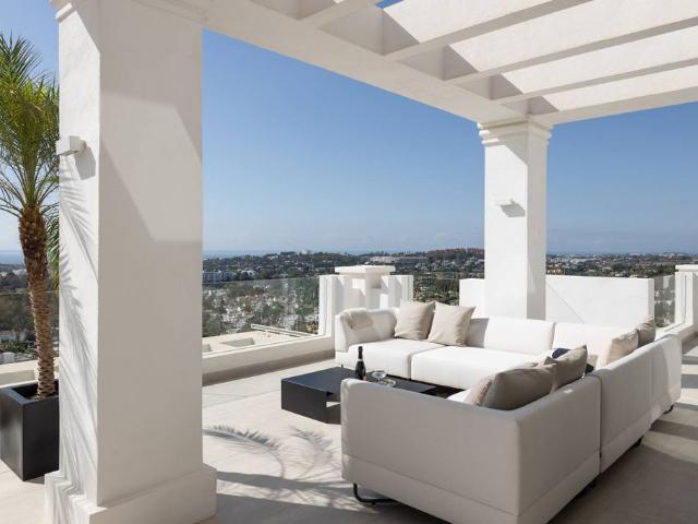 Ático en venta en Nueva Andalucía, Costa del Sol Occidental