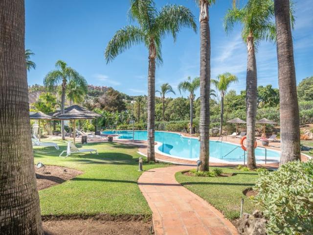 Ático en venta en Nueva Andalucía, Costa del Sol Occidental
