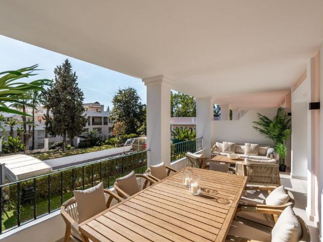Ático en venta en Nueva Andalucía, Costa del Sol Occidental