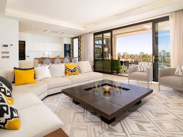 Ático en venta en El Vicario, Marbella