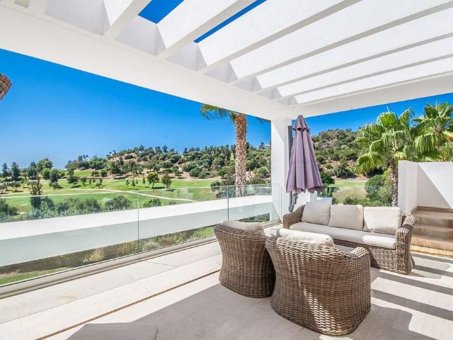 Ático en venta en Nueva Atalaya, Costa del Sol Occidental
