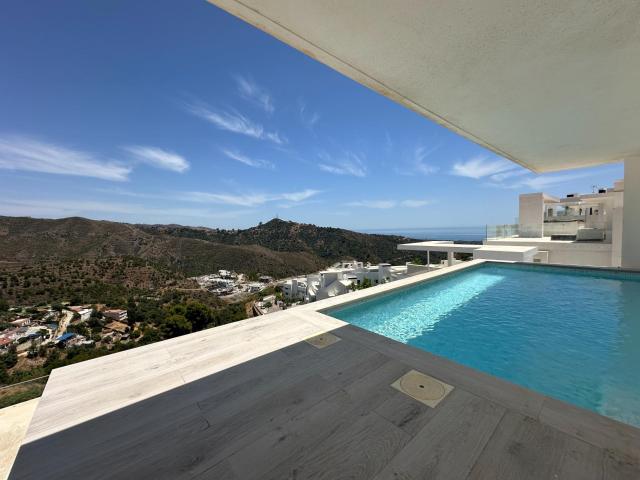 Dúplex en venta en Ojén, Málaga
