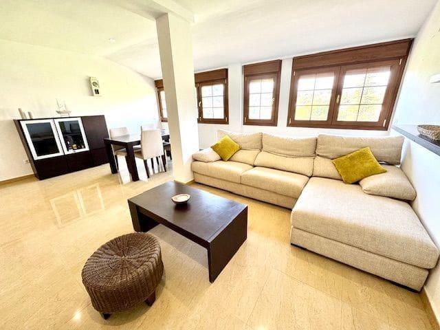 Ático en alquiler en la Marina Baixa, Valencia