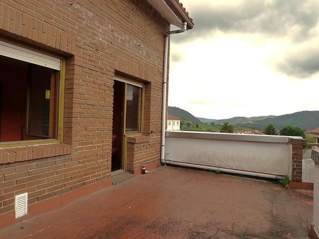Piso en venta en Salas, Samartín