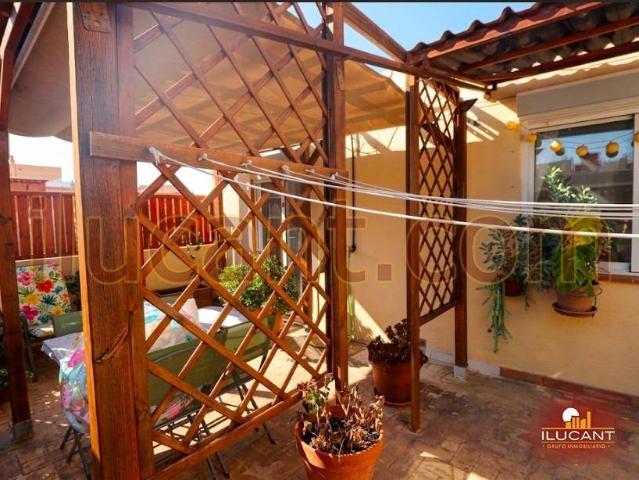 Ático en venta en Casco Antiguo - Santa Cruz - Ayuntamiento, l'Alacantí