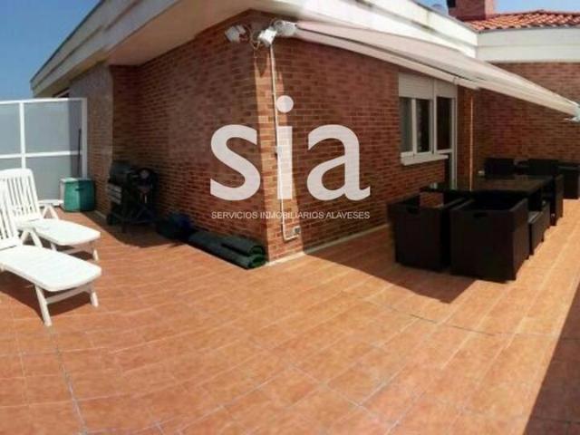 Ático en venta en Zabalgunea/Ensanche, Gasteizko kuadrilla