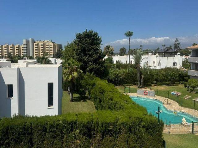 Ático en venta en Barriada Islas Canarias, Costa del Sol Occidental