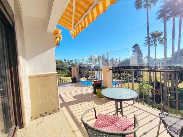 Ático en venta en Bahía Dorada, Estepona