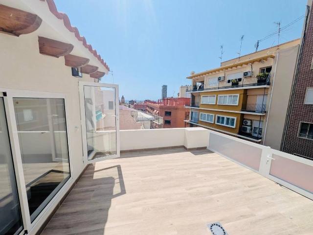 Ático en venta en Casco Antiguo - Santa Cruz - Ayuntamiento, l'Alacantí
