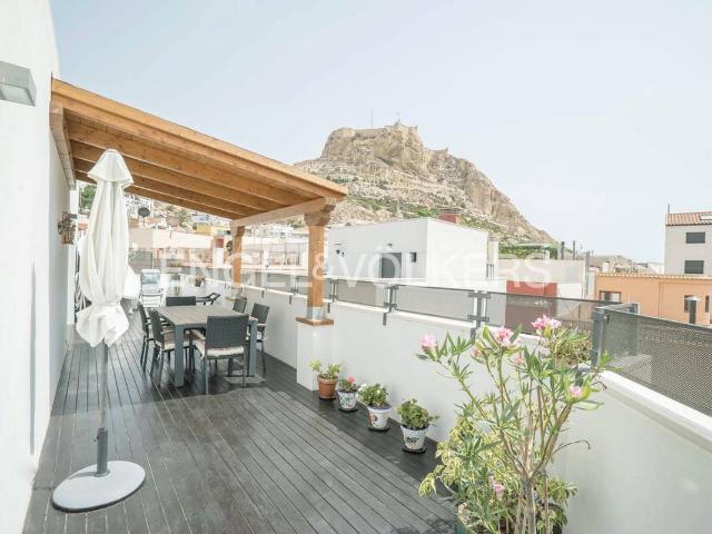 Ático en venta en Casco Antiguo - Santa Cruz - Ayuntamiento, l'Alacantí