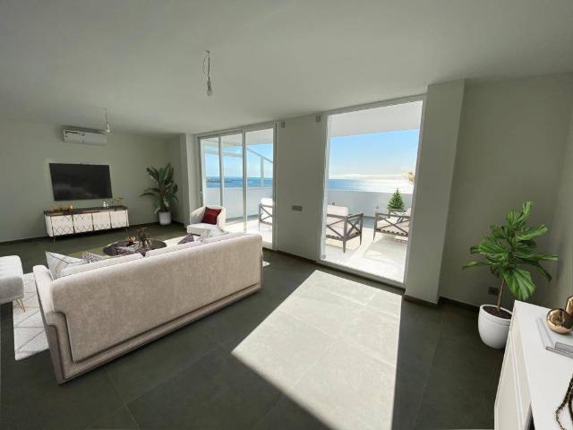 Ático en venta en Barriada Islas Canarias, Costa del Sol Occidental