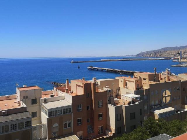 Ático en venta en Almería, Andalucía