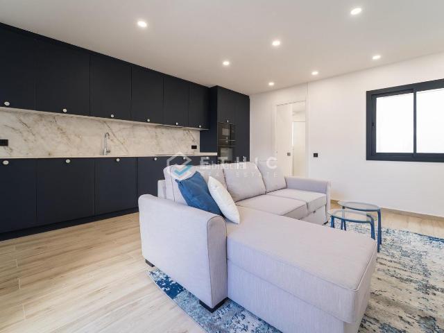 Ático en venta en Almeda, Cornellà De Llobregat