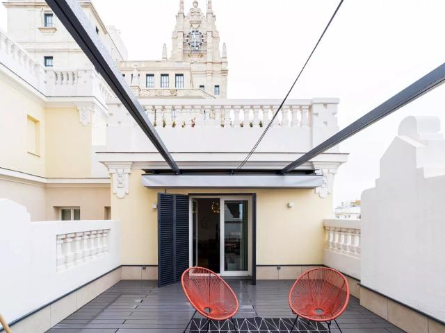Ático en venta en Madrid, Cortes