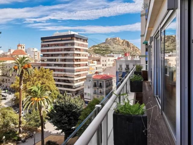 Ático en venta en Casco Antiguo - Santa Cruz - Ayuntamiento, l'Alacantí