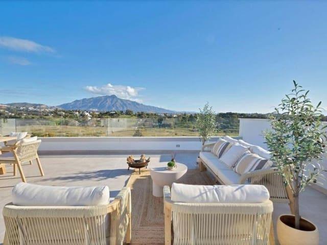 Ático en venta en Vistalaya Villas, Estepona