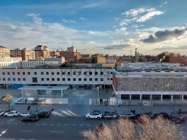 Ático en venta en Madrid, Cortes