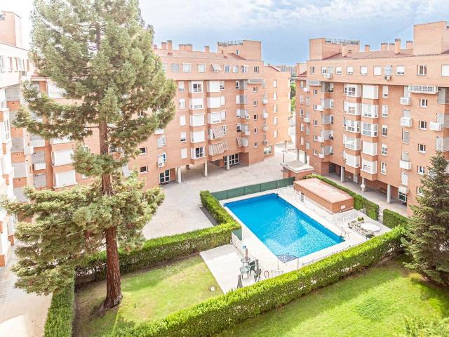 Ático en venta en Madrid, Cortes