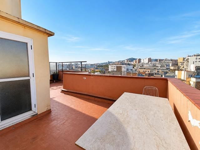 Ático en venta en Districte III, Barcelonès