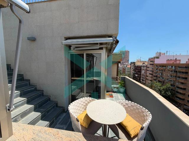 Ático en venta en Casco Antiguo - Santa Cruz - Ayuntamiento, l'Alacantí