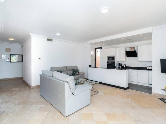 Ático en venta en Barriada Islas Canarias, Costa del Sol Occidental