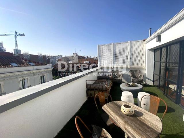 Ático en venta en Madrid, Cortes