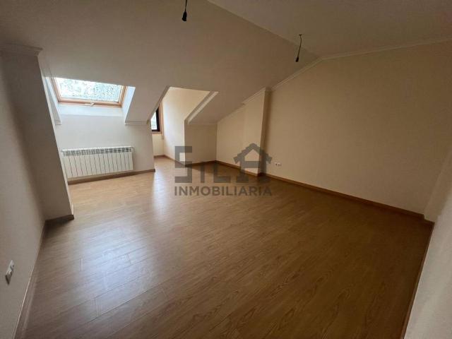 Ático en venta en San Cibrao das Viñas, Ourense