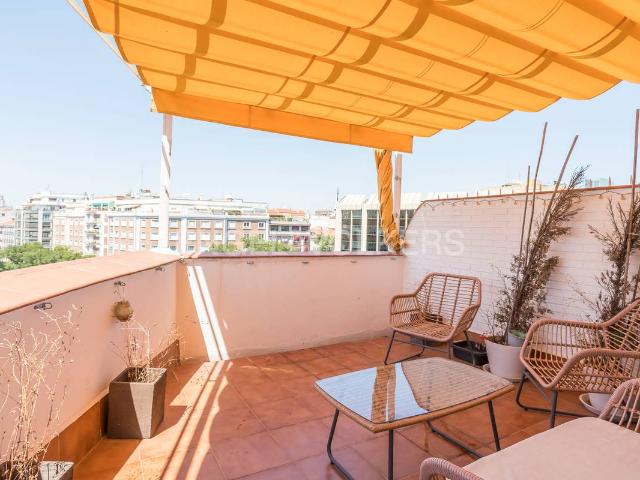 Ático en venta en Madrid, Cortes