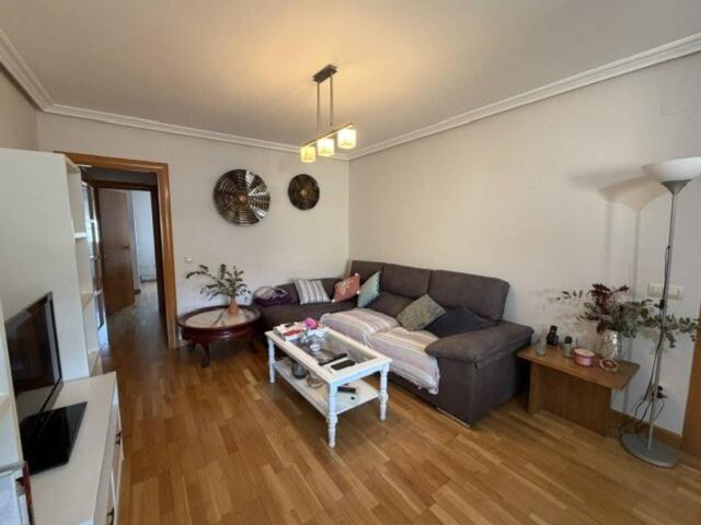 Piso en venta en Villares De La Reina, Castilla y León