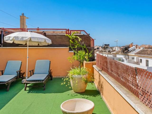 Ático en venta en Barriada Islas Canarias, Estepona