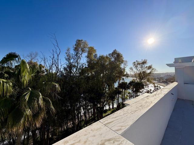 Piso en venta en Barriada Islas Canarias, Costa del Sol Occidental