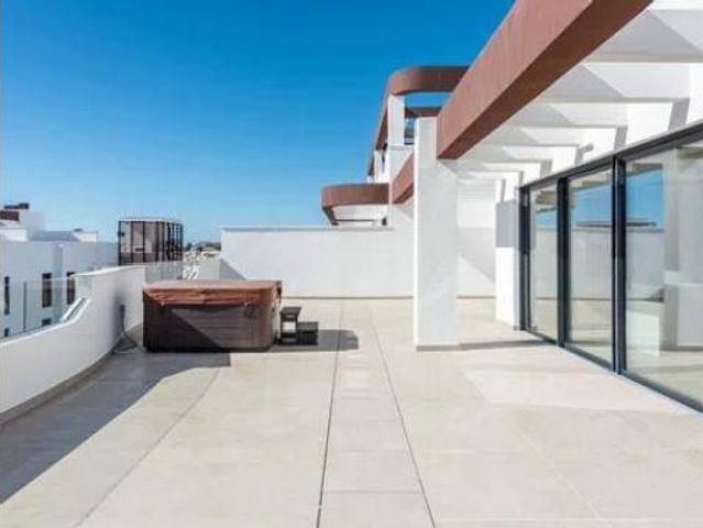 Ático en venta en The Watergardens, Estepona