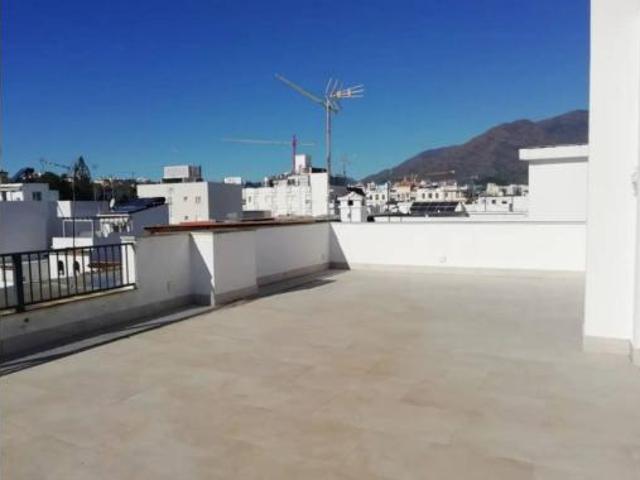 Ático en venta en Barriada Islas Canarias, Estepona