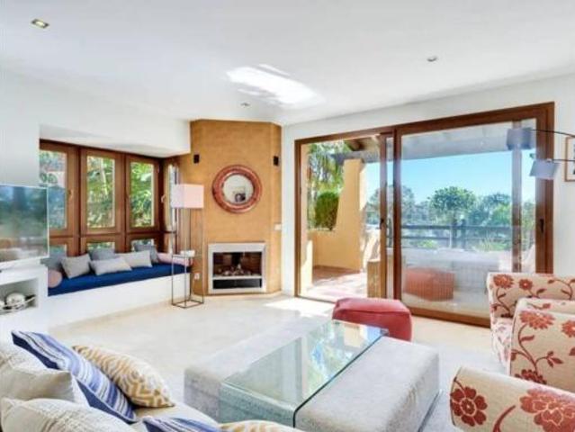 Ático en venta en Barriada Islas Canarias, Estepona