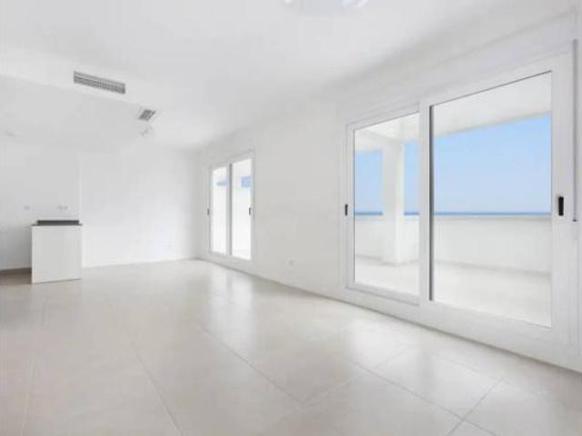 Ático en venta en Barriada Islas Canarias, Estepona
