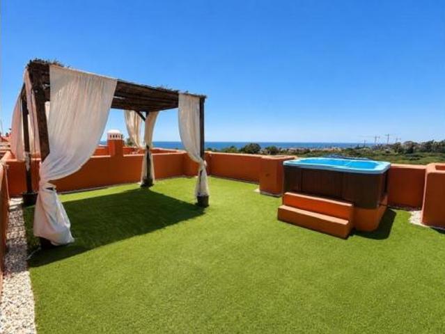 Ático en venta en Castillo de la Duquesa, Costa del Sol Occidental