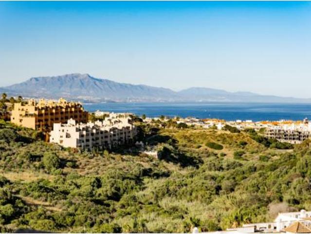 Ático en venta en Castillo de la Duquesa, Costa del Sol Occidental