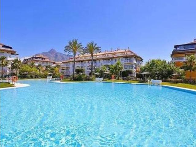 Ático en venta en Nueva Andalucía, Costa del Sol Occidental