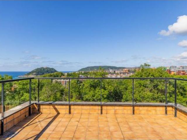 Ático en venta en Mendebaldea, Donostia-san Sebastián
