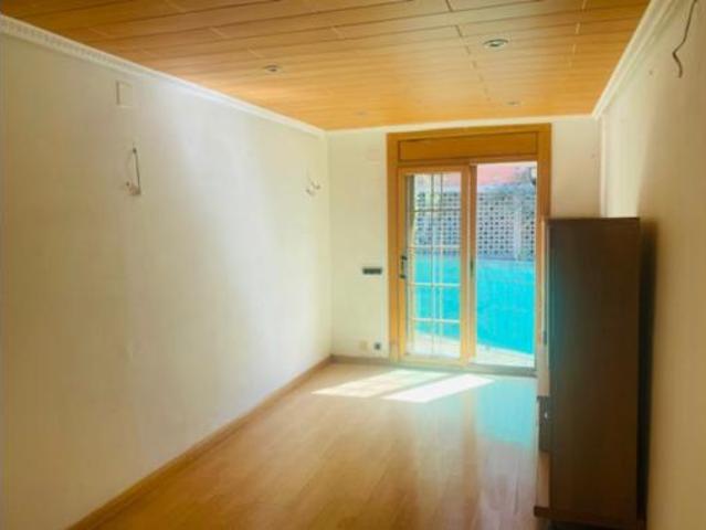 Ático en venta en Fondo, Barcelonès