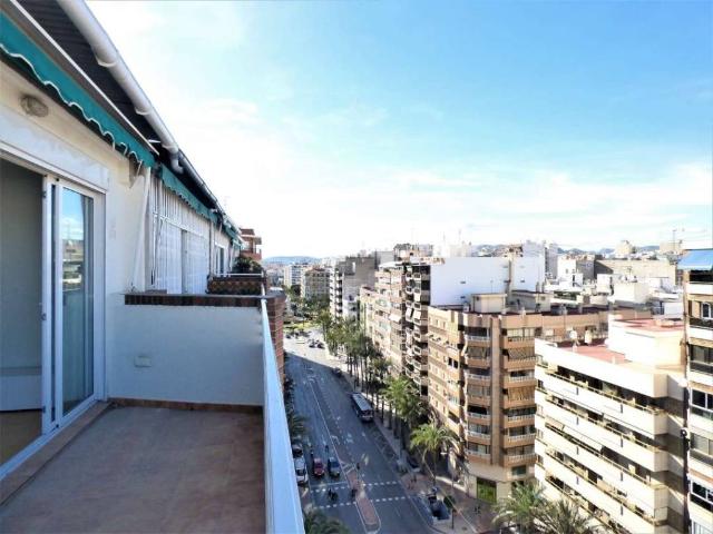 Ático en alquiler en Alicante