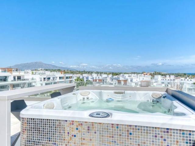 Ático en alquiler en Bel-Air, Estepona