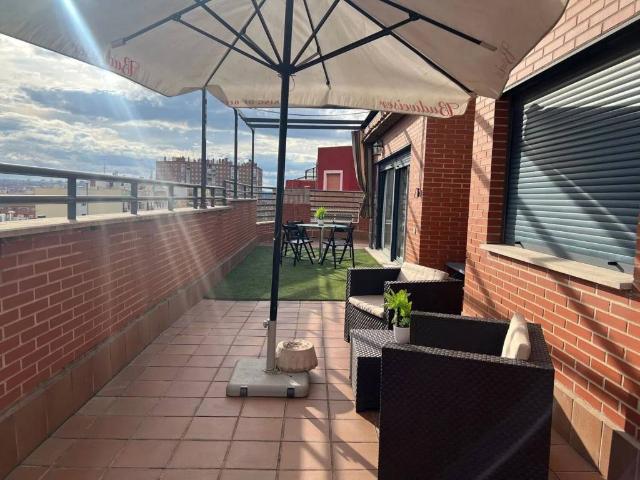 Ático en alquiler en Madrid, Palos de Moguer