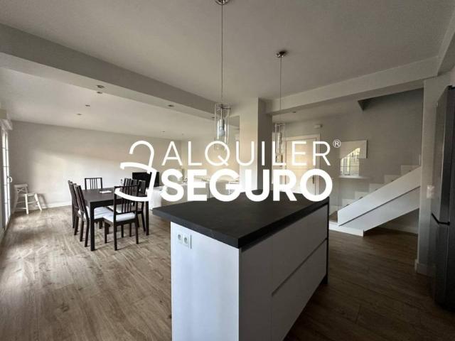 Ático en alquiler en Villanueva Del Pardillo, Madrid